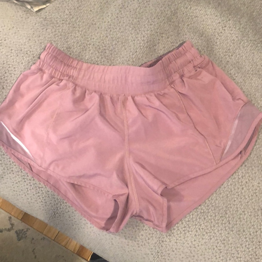 Lululemon Hotty Hot Shorts 2.5in Mauve